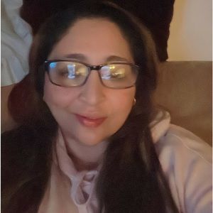 Meet your Posher, Julia